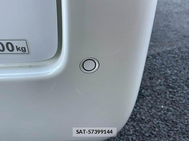 Nissan Caravan 2021-10 4419985-7