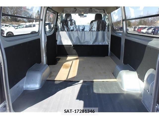 Nissan Caravan 2022-11 4588560-18