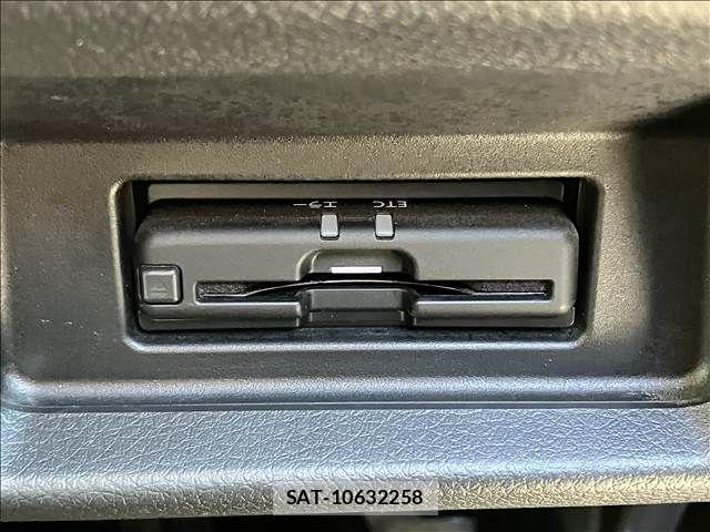 Nissan Caravan 2021-11 4751777-6