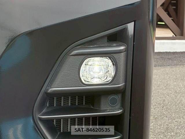 Nissan Caravan 2023-11 5861188-5