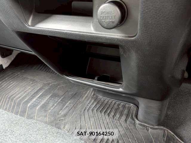 Nissan Caravan 2025-01 6303190-14