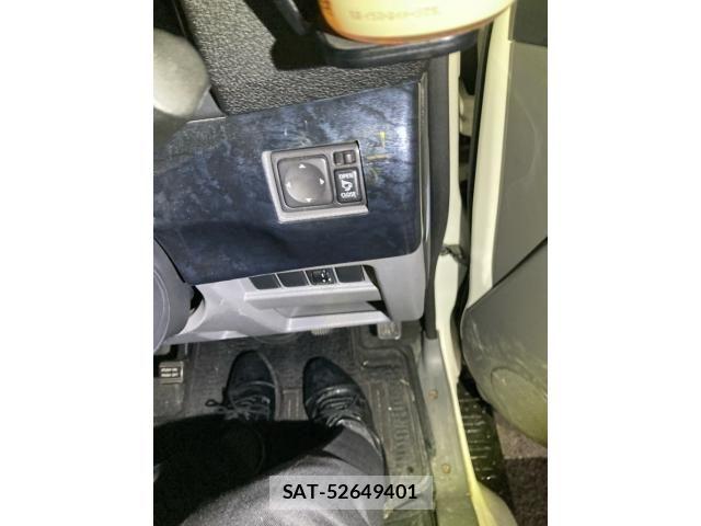 Nissan Caravan 2013-01 6610971-12