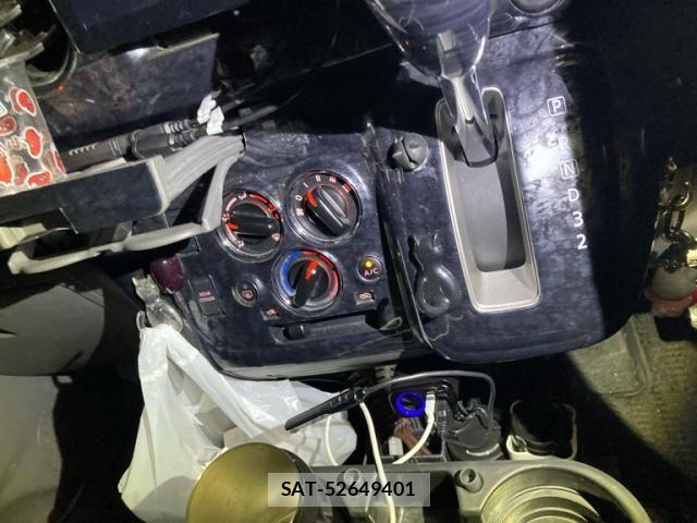 Nissan Caravan 2013-01 6610971-17