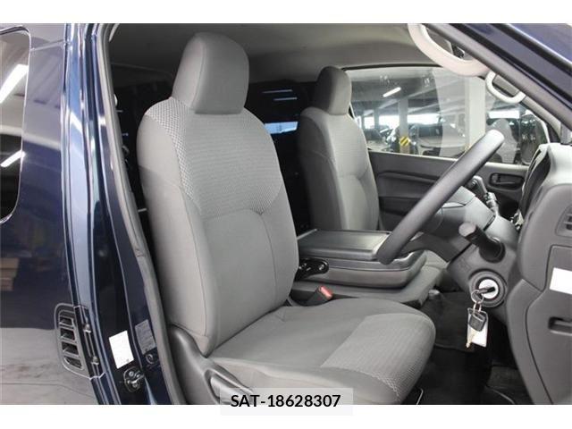Nissan Caravan 2023-11 6991464-24