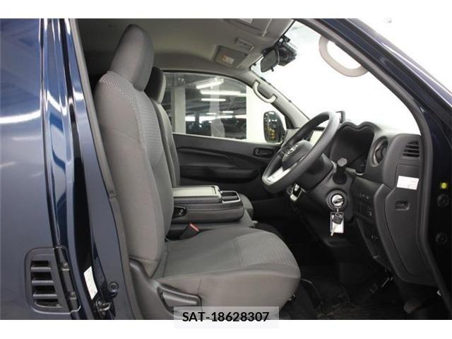 Nissan Caravan 2023-11 6991464-26