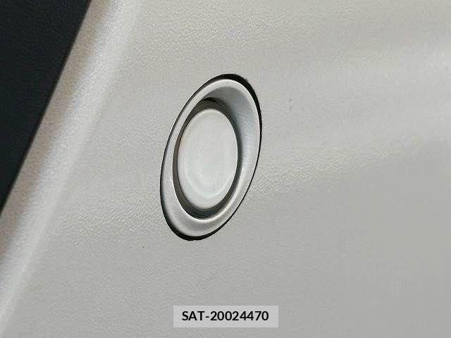 Nissan Caravan 2022-10 7020145-7