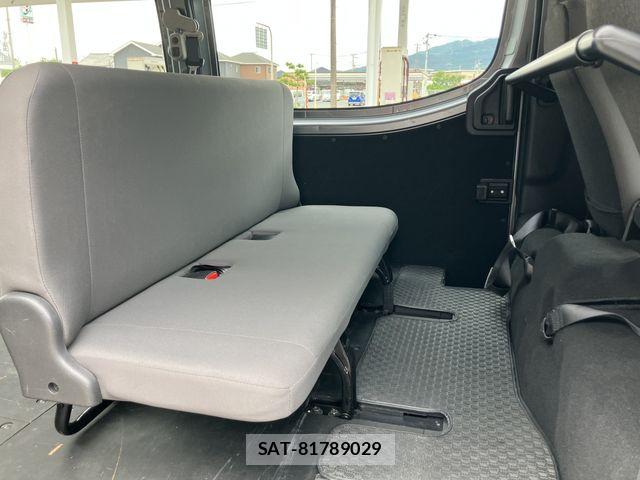 Nissan Caravan 2024-04 7057832-10