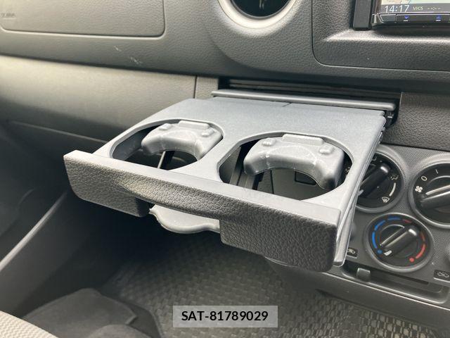 Nissan Caravan 2024-04 7057832-28