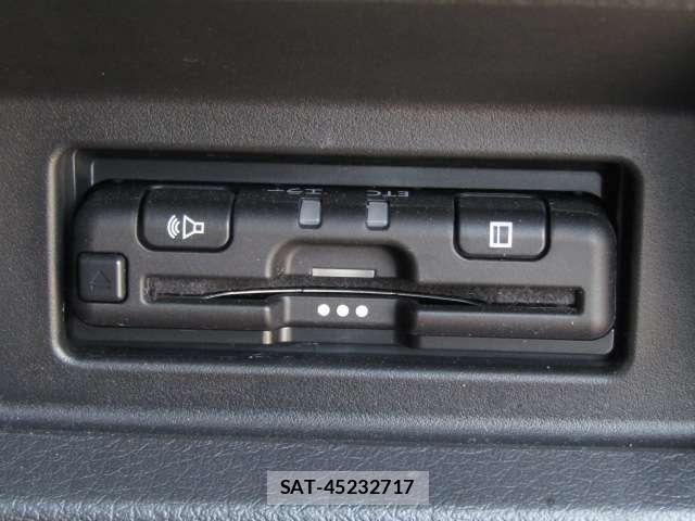 Nissan Caravan 2021-12 7057830-13