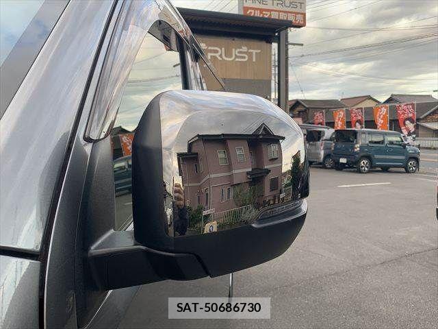Nissan Caravan 2022-09 7215817-26