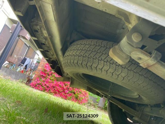 Nissan Caravan 2003-05 7215812-10
