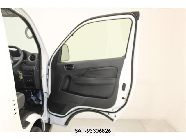 Nissan Caravan 2025-09 7215814-28