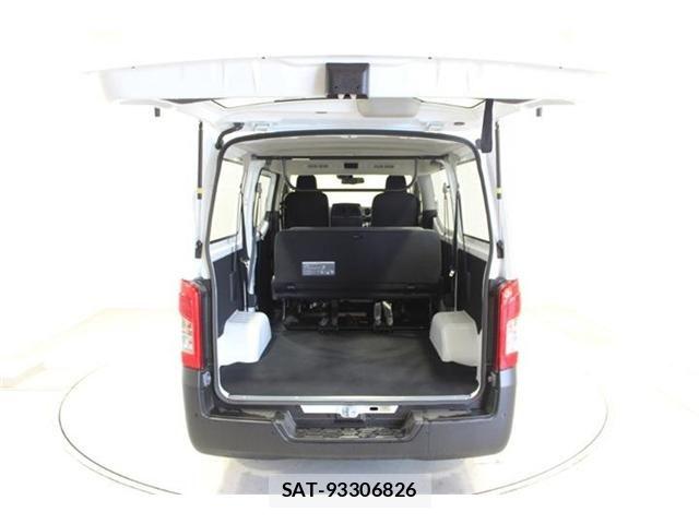 Nissan Caravan 2025-09 7215814-29