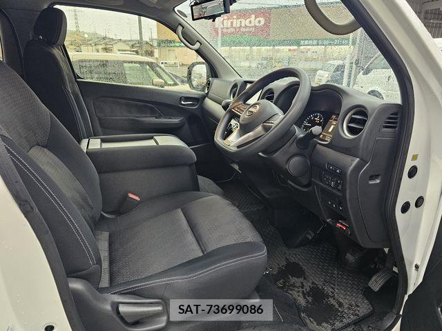 Nissan Caravan 2023-08 7250056-3