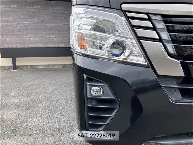 Nissan Caravan 2021-10 7326101-9