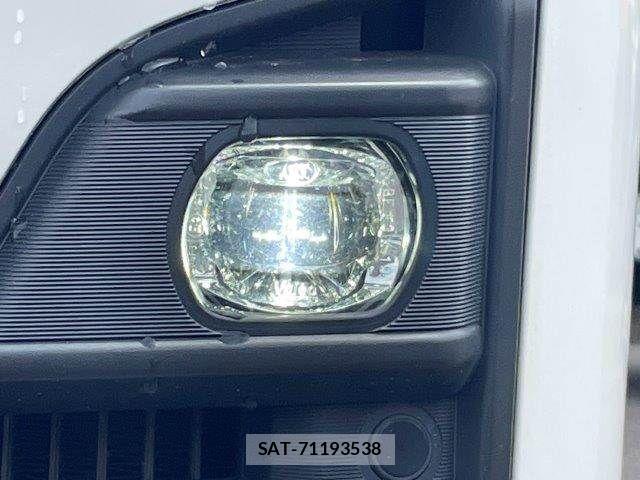 Nissan Caravan 2022-10 7357097-15