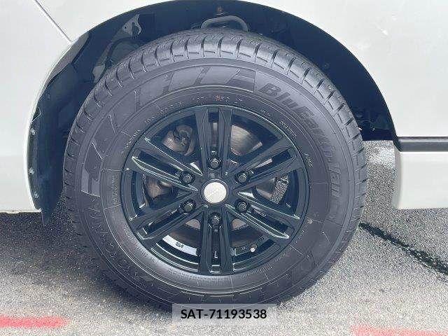 Nissan Caravan 2022-10 7357097-16