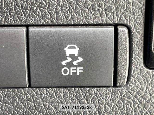 Nissan Caravan 2022-10 7357097-8