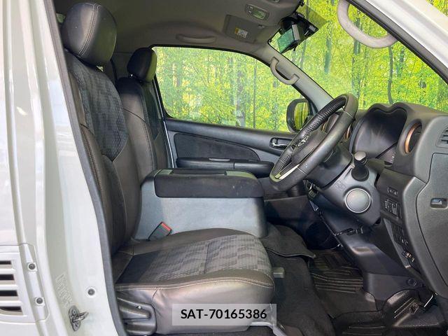 Nissan Caravan 2023-03 7391566-7