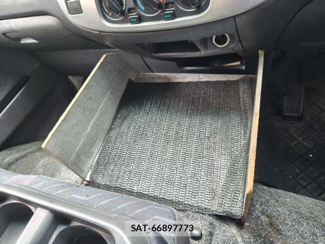 Nissan Caravan 2006-08 7391573-19