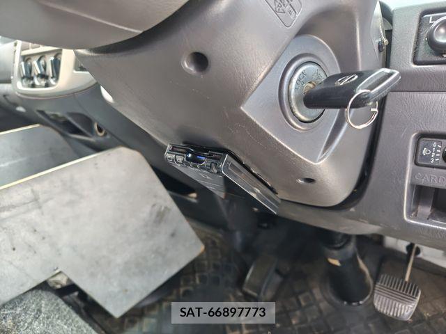 Nissan Caravan 2006-08 7391573-24