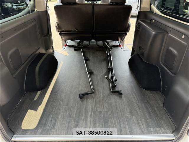 Nissan Caravan 2024-10 7453335-19
