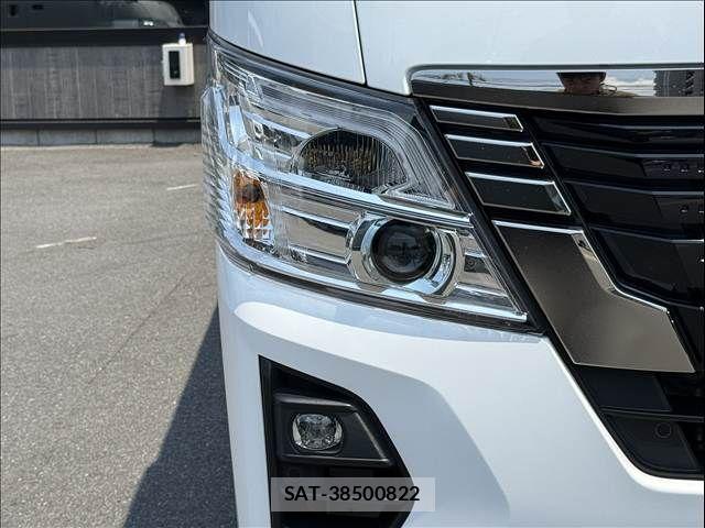 Nissan Caravan 2024-10 7453335-5