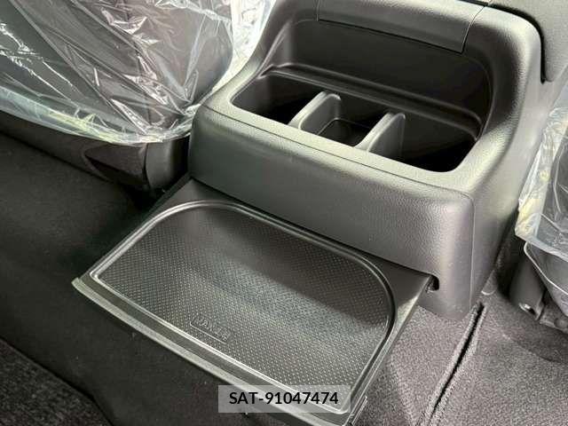 Nissan Caravan 2026-03 7508309-16