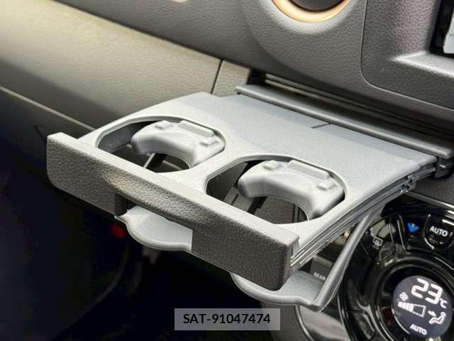 Nissan Caravan 2026-03 7508309-17