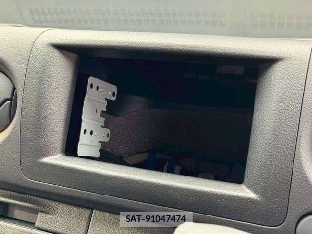 Nissan Caravan 2026-03 7508309-3