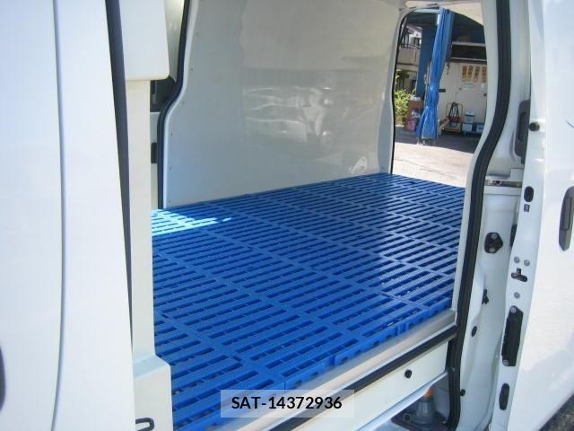 Nissan Caravan 2020-09 7499845-14