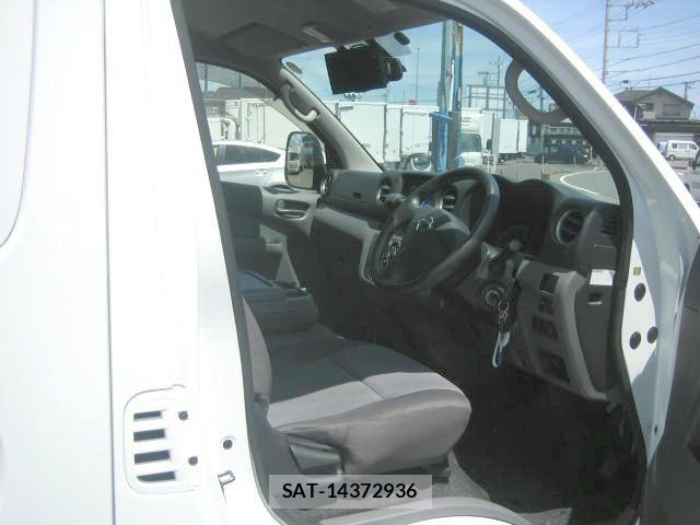 Nissan Caravan 2020-09 7499845-16