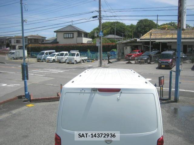 Nissan Caravan 2020-09 7499845-4