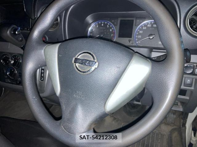 Nissan Caravan 2017-06 7561915-10