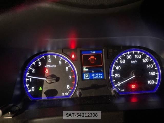 Nissan Caravan 2017-06 7561915-14