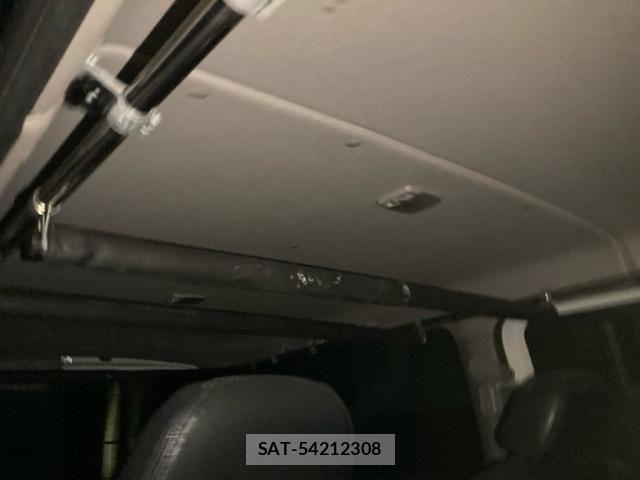 Nissan Caravan 2017-06 7561915-18