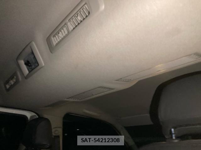 Nissan Caravan 2017-06 7561915-19