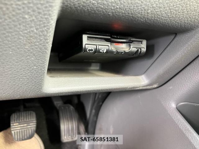 Nissan Caravan 2018-06 7615398-17