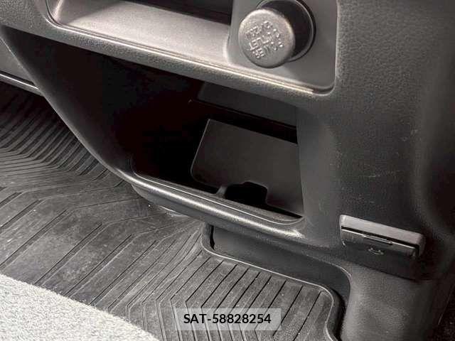 Nissan Caravan 2025-07 7615397-13