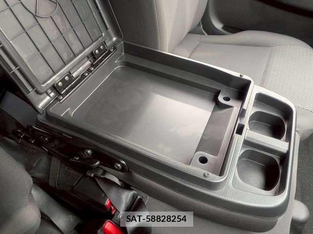 Nissan Caravan 2025-07 7615397-16