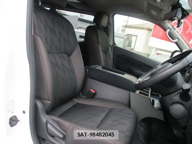 Nissan Caravan 2025-01 7615394-10