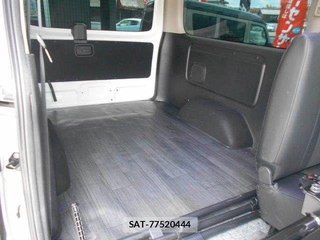 Nissan Caravan 2022-11 7615392-12