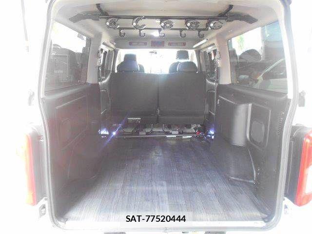 Nissan Caravan 2022-11 7615392-13