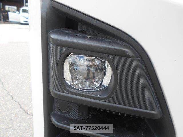 Nissan Caravan 2022-11 7615392-27