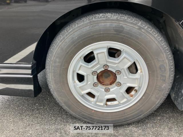 Nissan Caravan 2017-09 7615396-9