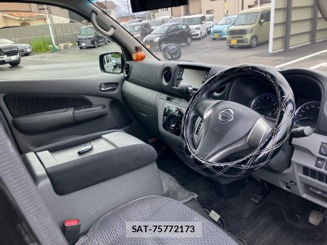 Nissan Caravan 2017-09 7615396-10