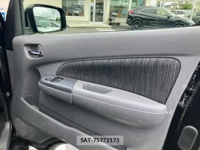 Nissan Caravan 2017-09 7615396-11