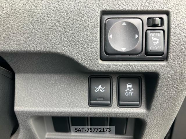 Nissan Caravan 2017-09 7615396-12