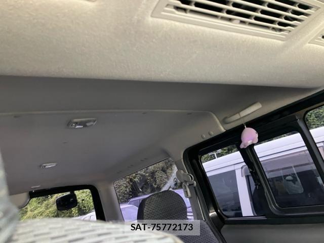 Nissan Caravan 2017-09 7615396-13