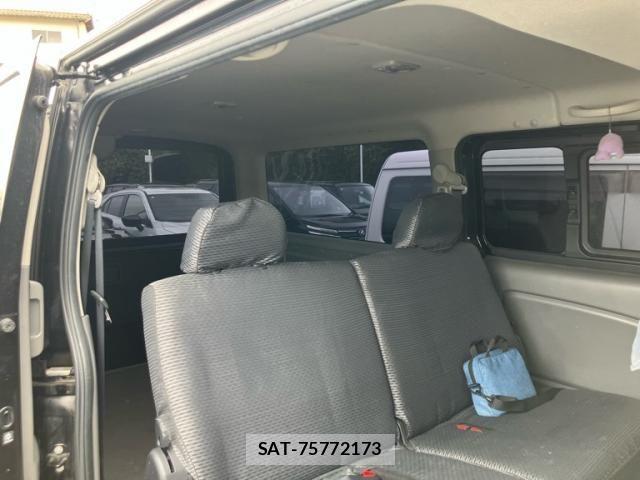 Nissan Caravan 2017-09 7615396-22